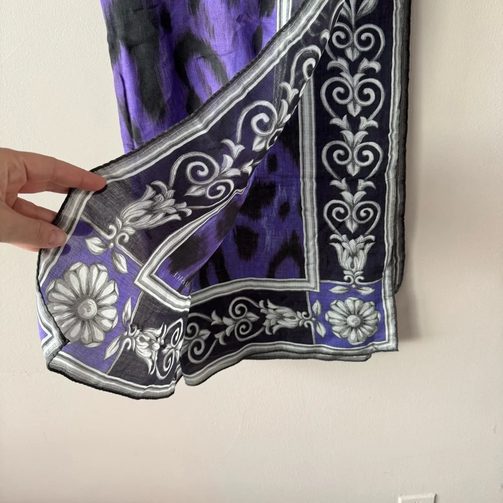 Versace Authentic Purple Leopard Print Bordered‎ Cashmere Blend Pashmina Scarf